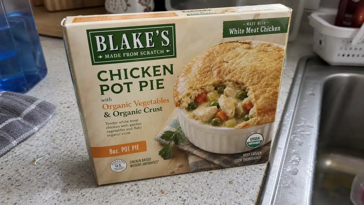 AI product-style photo of Blake's Chicken Pot Pie with Organic Vegetables & Organic Crust, 8 oz for best frozen pot pie