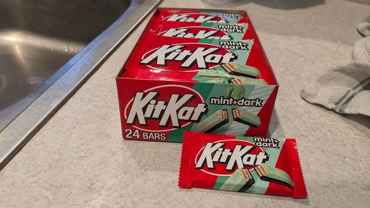 AI product-style photo of KIT KAT DUOS Mint and Dark Chocolate Wafer Candy Bars for best kit kat flavors