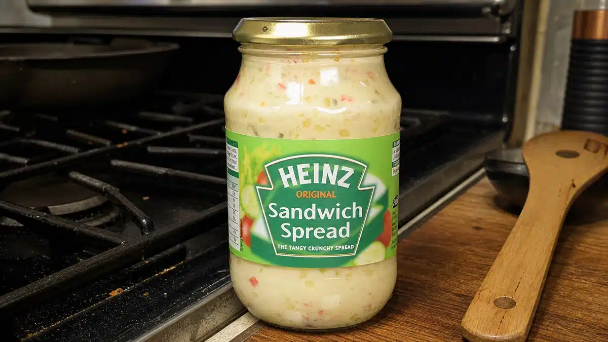 AI product-style photo of Heinz Original Sandwich Spread for best sandwich spreads